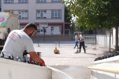 Ankara Keçiören Belediyesi’nden okullarda temizlik seferberliği