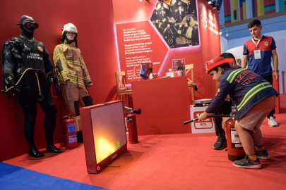 İzmir'de alevler sanal, heyecan gerçek