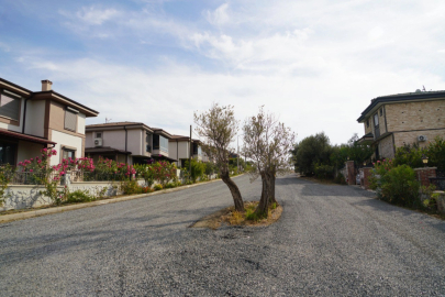 Balıkesir Edremit'te yol çalışmaları tam gaz