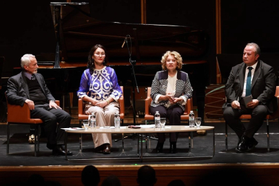 Dünya Türk Dili Ailesi Günü İzmir’de ilk kez düzenlendi