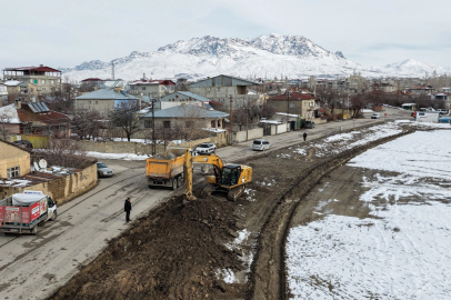 Van'da yollar genişliyor