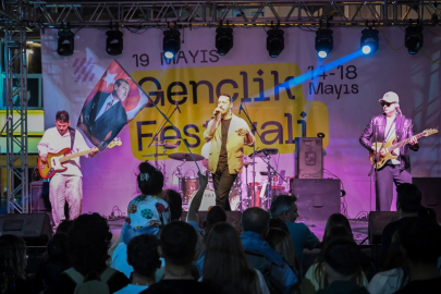 İzmir Bornova’da Gençlik Festivalinde 19 Mayıs coşkusu