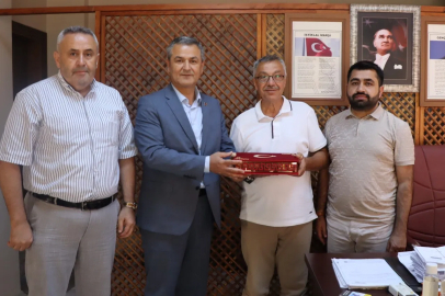 Kocaeli İzmit'te muhtarlara doğum günü ziyareti