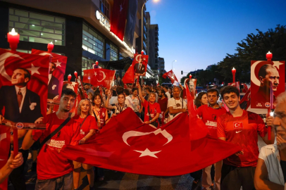 İstanbul Maltepe’de binlerce kişi Zafer Yürüyüşü'nde buluştu