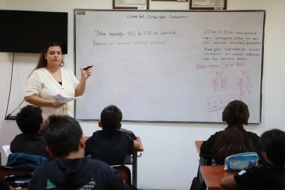 Antalya'da 8 bin öğrenciye ücretsiz eğitim desteği